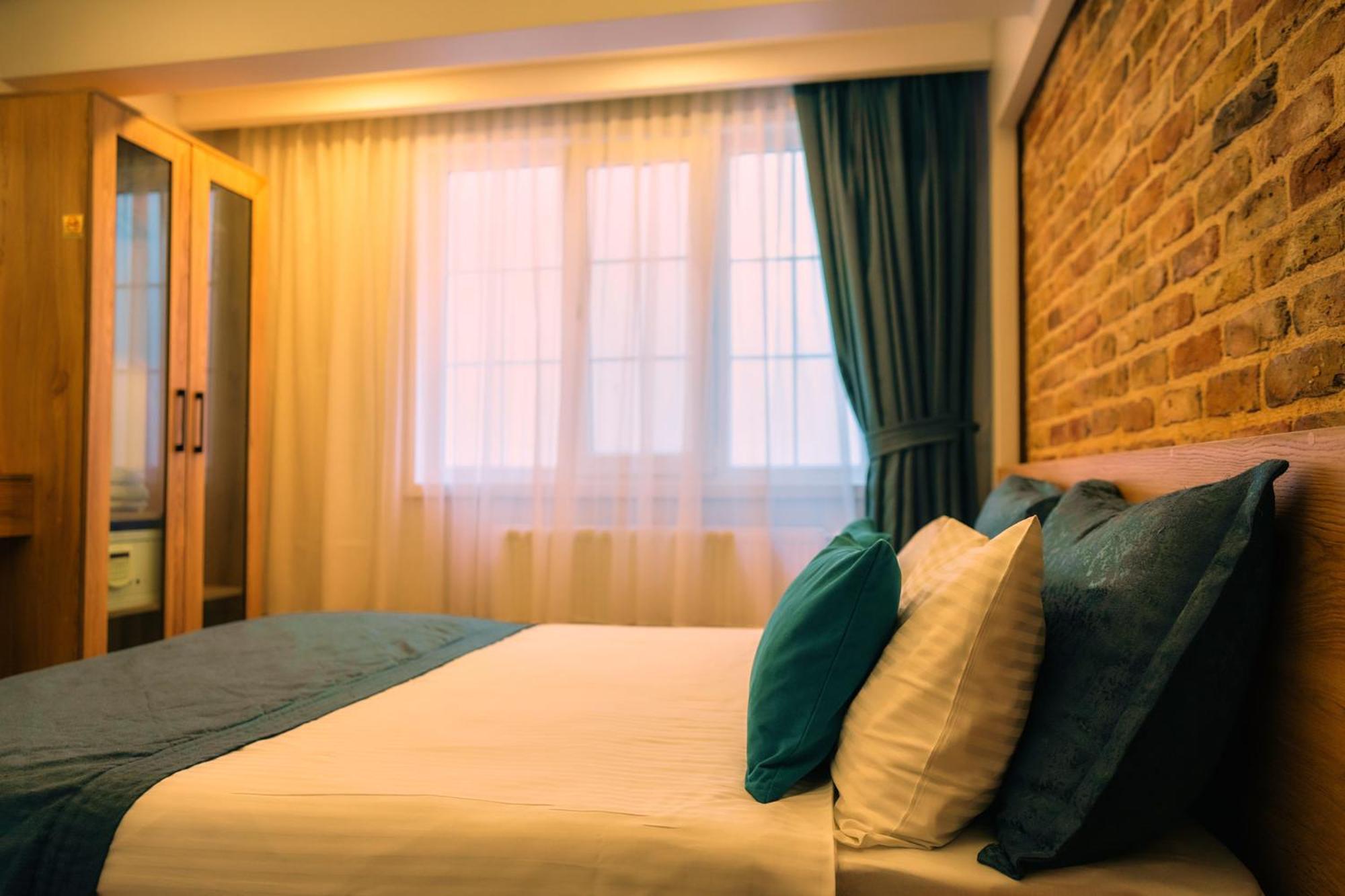 Taksim Santa Lucia Hotel Istanbul Exterior photo